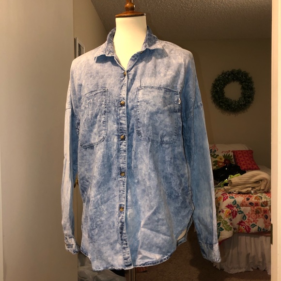 Vans Tops - Vans denim shirt